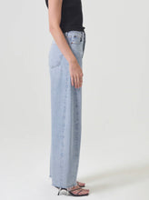 Load image into Gallery viewer, Luna High Rise Pieced Taper Jean in Void

