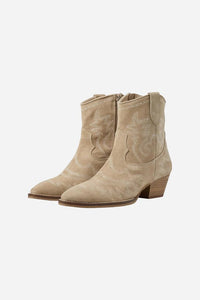 Eagle Rock Suede Boot in Beige - Kirk and VessSeychelles