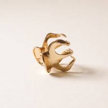 Load image into Gallery viewer, Metal Hair Claw Clip | Gold - Kirk and Vessnar&#39;sha
